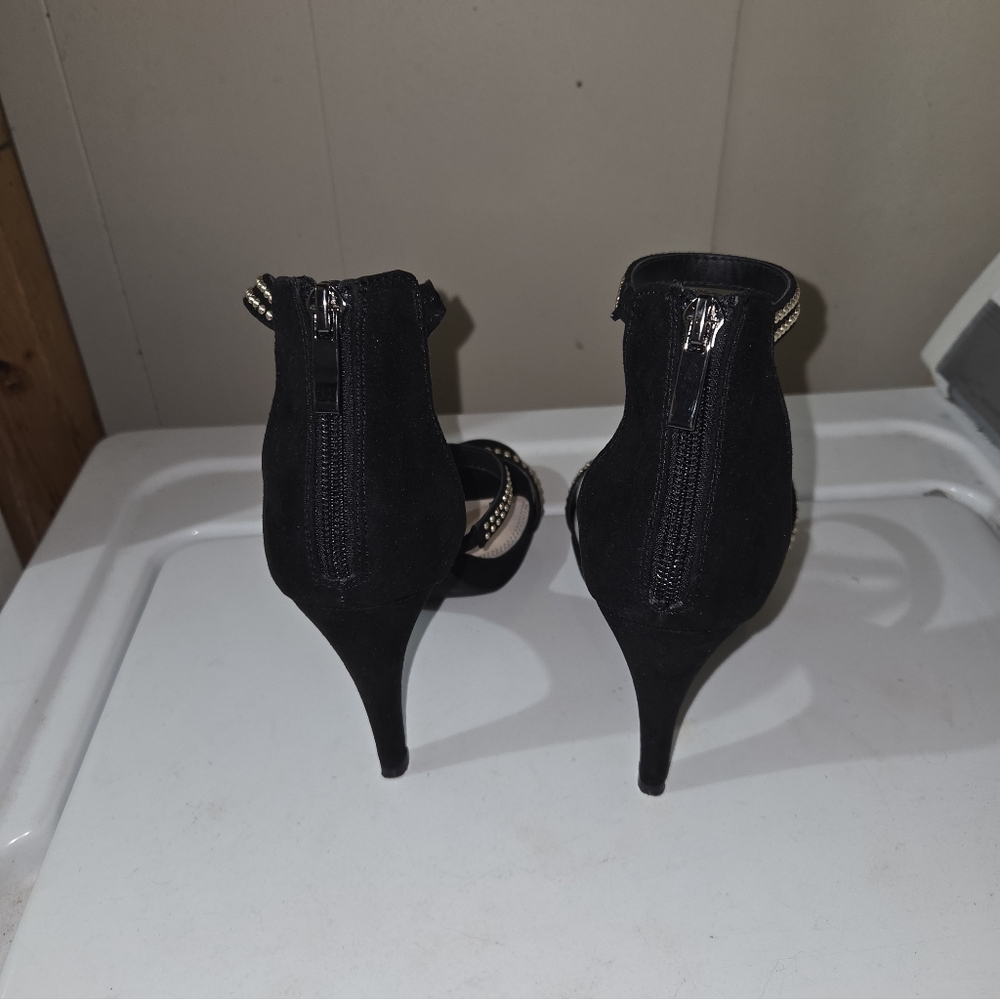 Kelly & Katie Strappy Sandals - Picture 4 of 4
